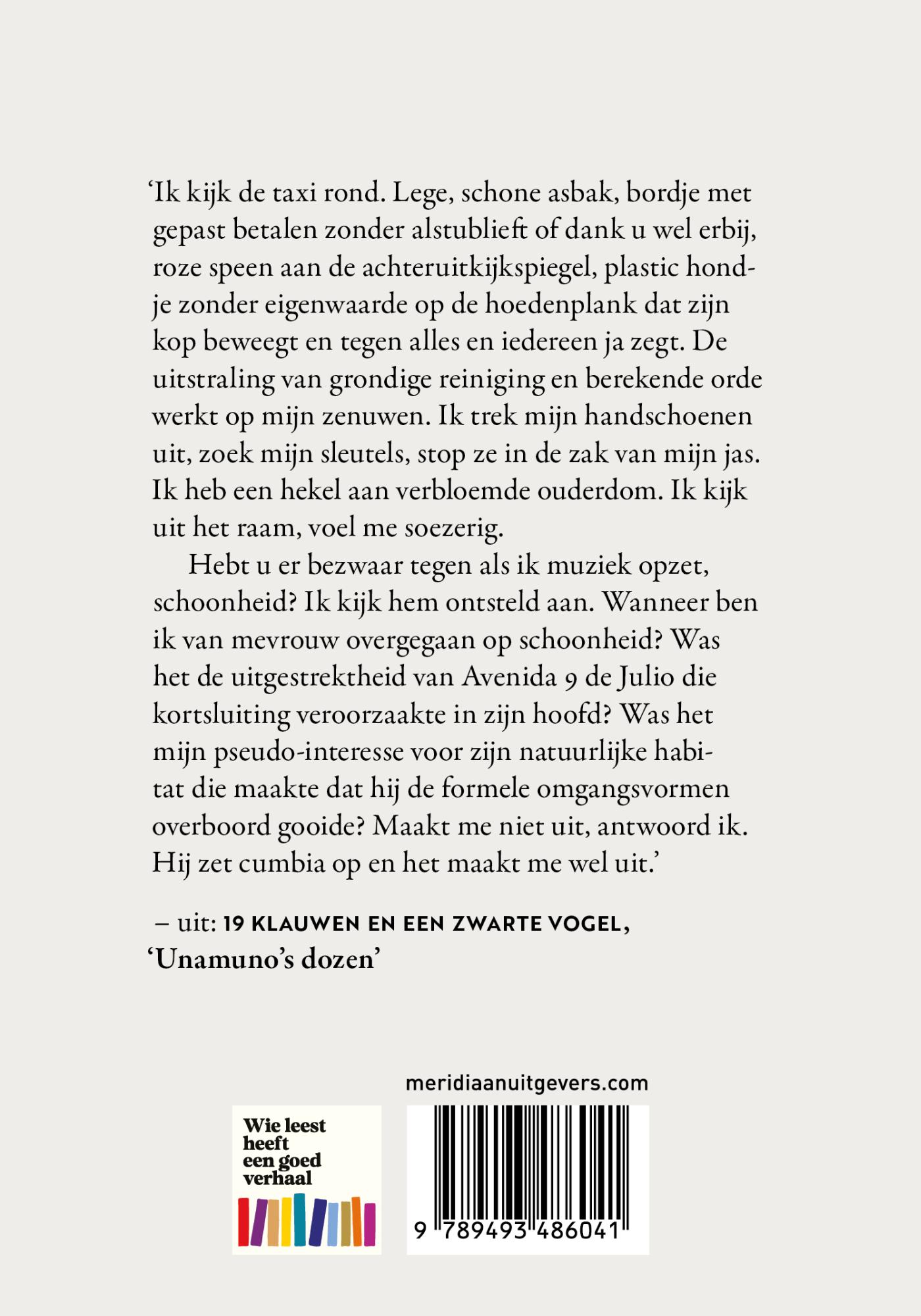 Achterkant van 19 klauwen en een zwarte vogel
