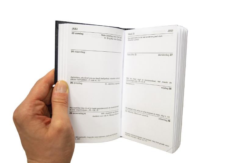 Achterkant van Bijbelagenda 2026