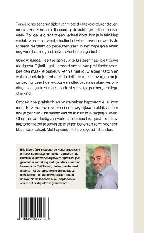 Achterkant van Goud in handen