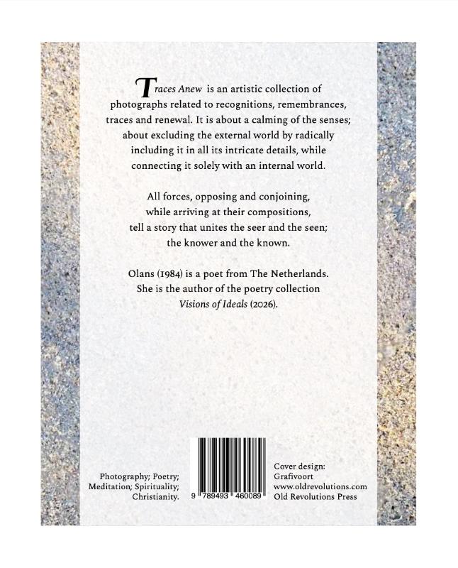 Achterkant van Traces Anew