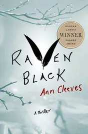 Omslag van Raven Black Book One of the Shetland Island Mysteries