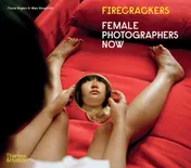 Omslag van Firecrackers Contemporary Female Photographers