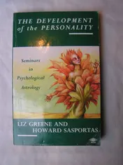 Omslag van The Development of the Personality Seminars in Psychological Astrology ;
