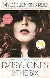 Omslag van Daisy Jones & The Six: Reese's Book Club A Novel
