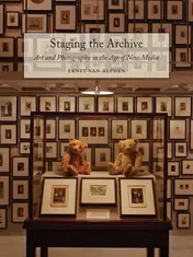 Omslag van Staging the Archive Art and Photography in the Age of New Media