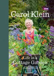 Omslag van Life in a Cottage Garden