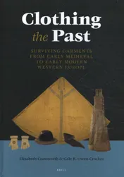 Omslag van Clothing the Past: