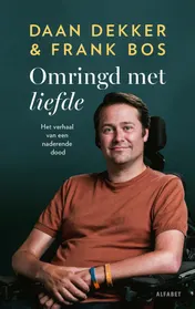 Omslag van Omringd met liefde