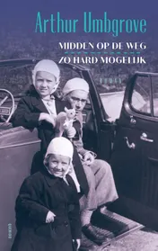 Omslag van Midden op de weg, zo hard mogelijk