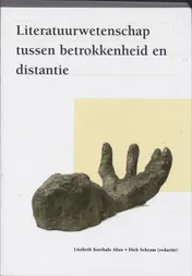 Omslag van Literatuurwetenschap tussen betrokkenheid en distantie
