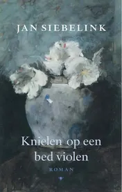Omslag van Knielen op een bed violen