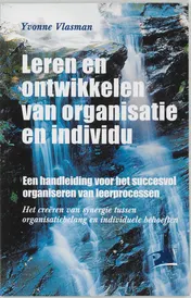 Omslag van Leren en ontwikkelen van organisatie en individu