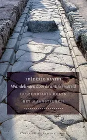 Omslag van Wandelingen door de antieke wereld
