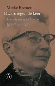 Omslag van Dwars tegen de keer