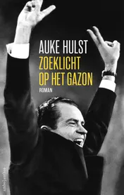 Omslag van Zoeklicht op het gazon