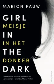 Omslag van Girl in te dark / meisje in het donker
