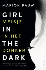 Omslag van Girl in the dark / meisje in het donker