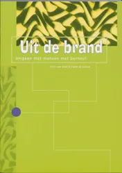 Omslag van Uit de brand