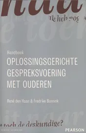 Omslag van Handboek oplossingsgerichte gespreksvoering met ouderen