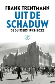 Omslag van Uit de schaduw