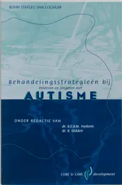 Omslag van Behandelingsstrategieen bij kinderen en jongeren met autisme