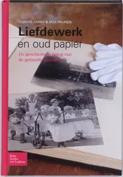 Omslag van Liefdewerk en oud papier