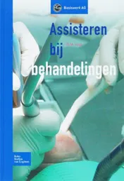 Omslag van Assisteren bij behandelingen
