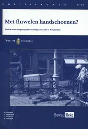 Omslag van Met fluwelen handschoenen?