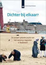 Omslag van Dichter bij elkaar?