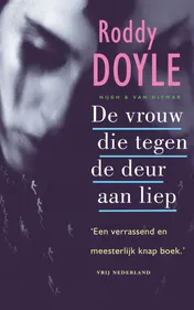 Omslag van De vrouw die tegen de deur aan liep