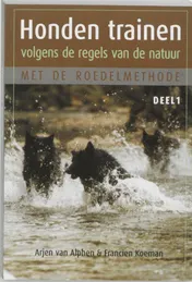 Omslag van Honden trainen volgens de regels van de natuur