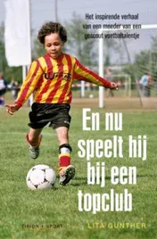 Omslag van En nu speelt hij bij een topclub