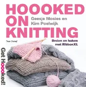 Omslag van Hoooked on knitting