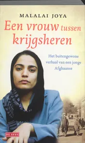 Omslag van Een vrouw tussen krijgsheren