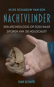 Omslag van In de schaduw van een nachtvlinder