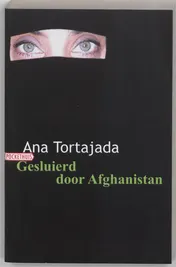 Omslag van Gesluierd door Afghanistan