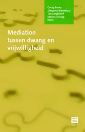 Omslag van Mediation tussen dwang en vrijwilligheid