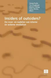 Omslag van Insiders of outsiders?