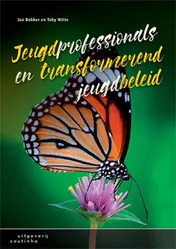 Omslag van Jeugdprofessionals en transformerend jeugdbeleid