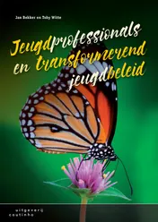 Omslag van Jeugdprofessionals en transformerend jeugdbeleid