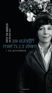 Omslag van Ze schrijft mer haar stem