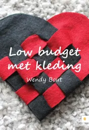 Omslag van Low budget met kleding