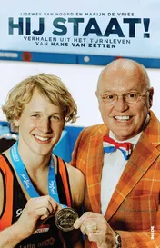 Omslag van Hij staat!