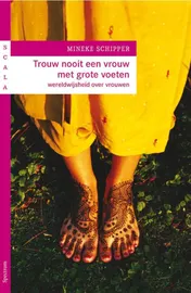 Omslag van Trouw nooit een vrouw met grote voeten