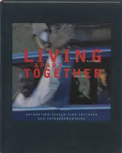 Omslag van Living apart together