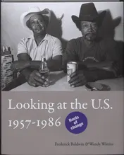 Omslag van Looking at the U.S. 1957-1986 ENG-FR