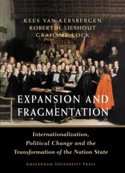 Omslag van Expansion and fragmentation