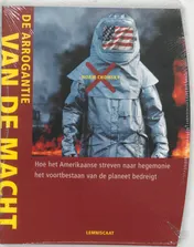 Omslag van De arrogantie van de macht
