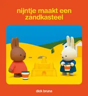Omslag van Nijntje maakt een zandkasteel