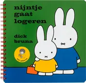 Omslag van nijntje gaat logeren met gebaren